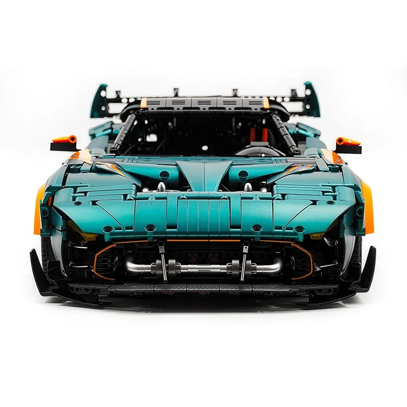 GULY-10647 1:8 Sports Car Aston Martin Vulcan Chrome Version Building Block Set 3794pcs Adult Collector Collectible Model Kit