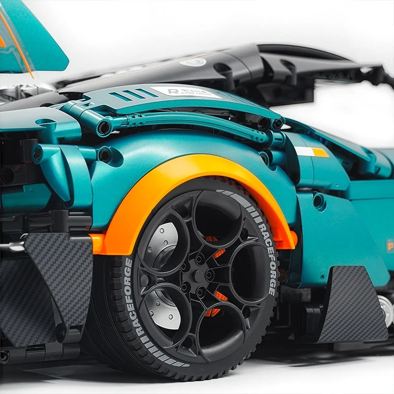 GULY-10647 1:8 Sports Car Aston Martin Vulcan Chrome Version Building Block Set 3794pcs Adult Collector Collectible Model Kit
