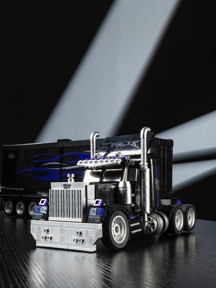 Retro American Semi Truck: Heavy-Duty Cab Building Set 1531pcs