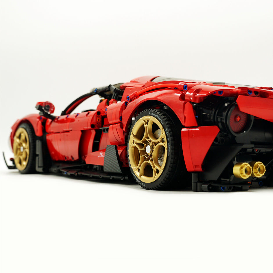GULY-10621 1:8 Sports Car Alfa Romeo Chrome Version Custom Red Building Block Set 4208pcs Adult Collector Collectible Model Kit