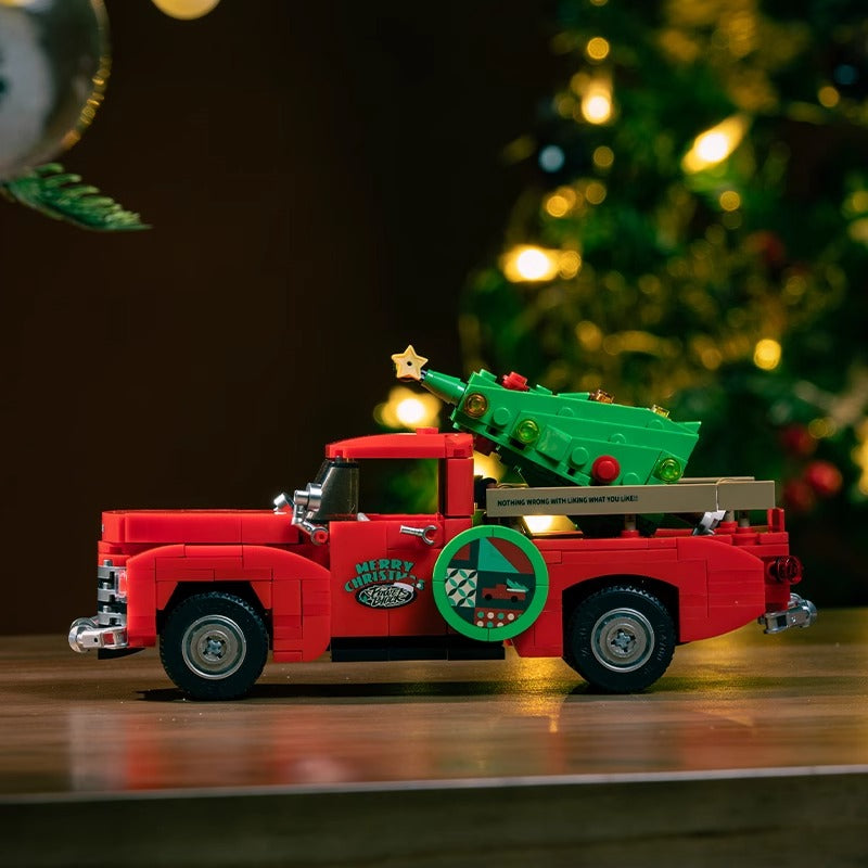PB8849 Christmas Red Pickup Truck Building Blocks Set, 500 PCS MOC Vintage Truck Model with Christmas Tree & Display Container, Static Collectible Building Bricks, Christmas Holiday Gift for Adults & Teens