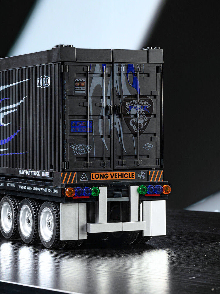 Retro American Semi Truck: Heavy-Duty Cab Building Set 1531pcs