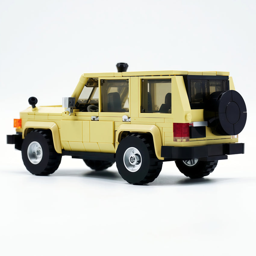 Toyota Land Cruiser Building Blocks  536pcs