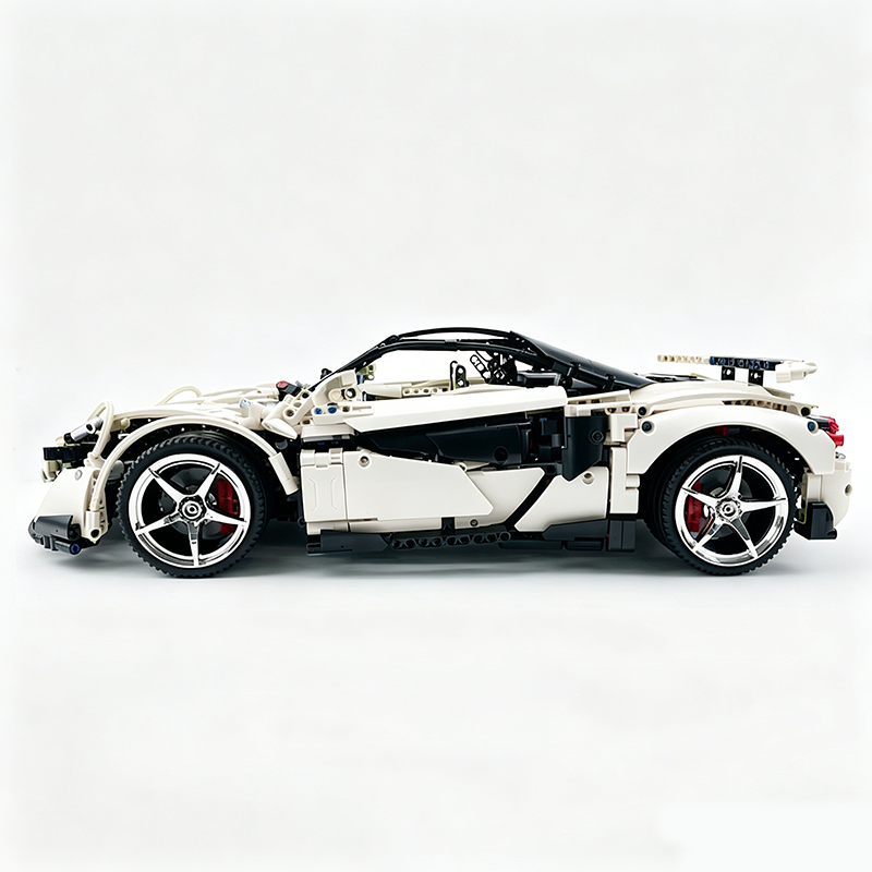 MOC-190653 1:8 Sports Car McLaren 600LT Building Block Set 2688pcs Collectible Model Kit with Custom Wheels
