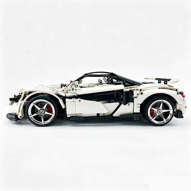 MOC-190653 1:8 Sports Car McLaren 600LT Building Block Set 2688pcs Collectible Model Kit with Custom Wheels