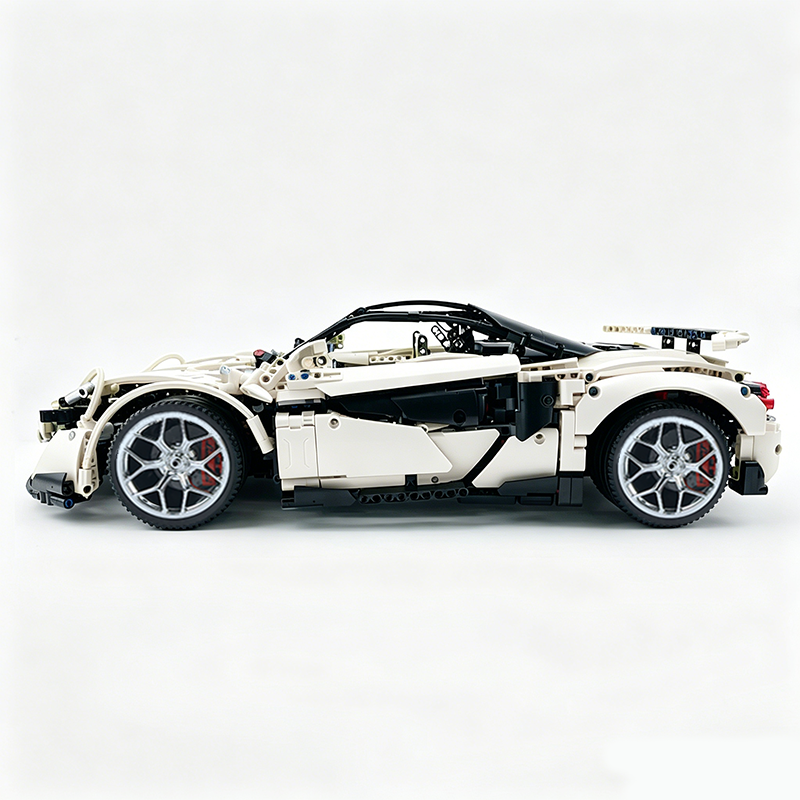MOC-190653 1:8 Sports Car McLaren 600LT Building Block Set 2688pcs Collectible Model Kit with Custom Wheels