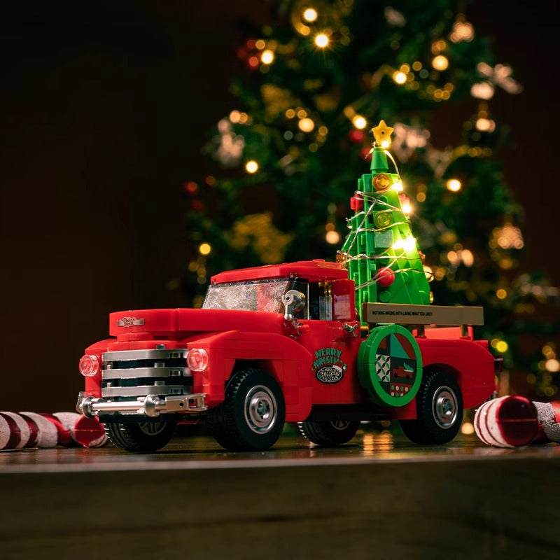PB8849 Christmas Red Pickup Truck Building Blocks Set, 500 PCS MOC Vintage Truck Model with Christmas Tree & Display Container, Static Collectible Building Bricks, Christmas Holiday Gift for Adults & Teens