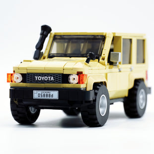 Toyota Land Cruiser Building Blocks  536pcs