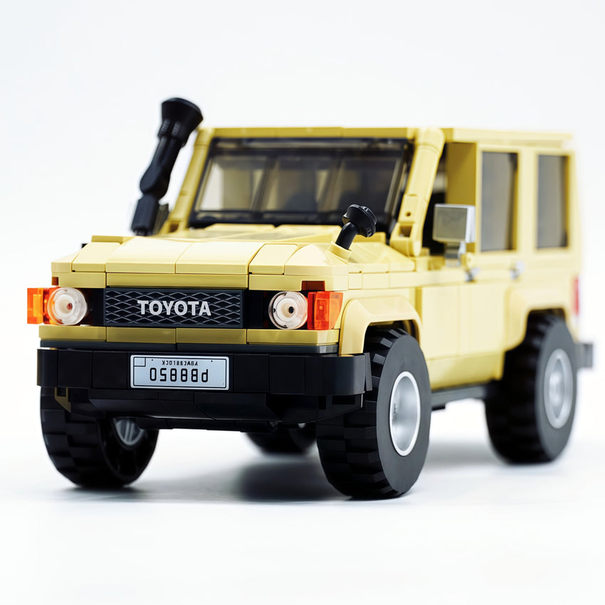 Toyota Land Cruiser Building Blocks  536pcs