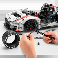 R8 The Audi’s Flagship Supercar with Racing DNA 3300pcs