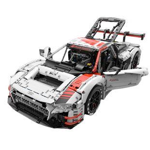 R8 The Audi’s Flagship Supercar with Racing DNA 3300pcs